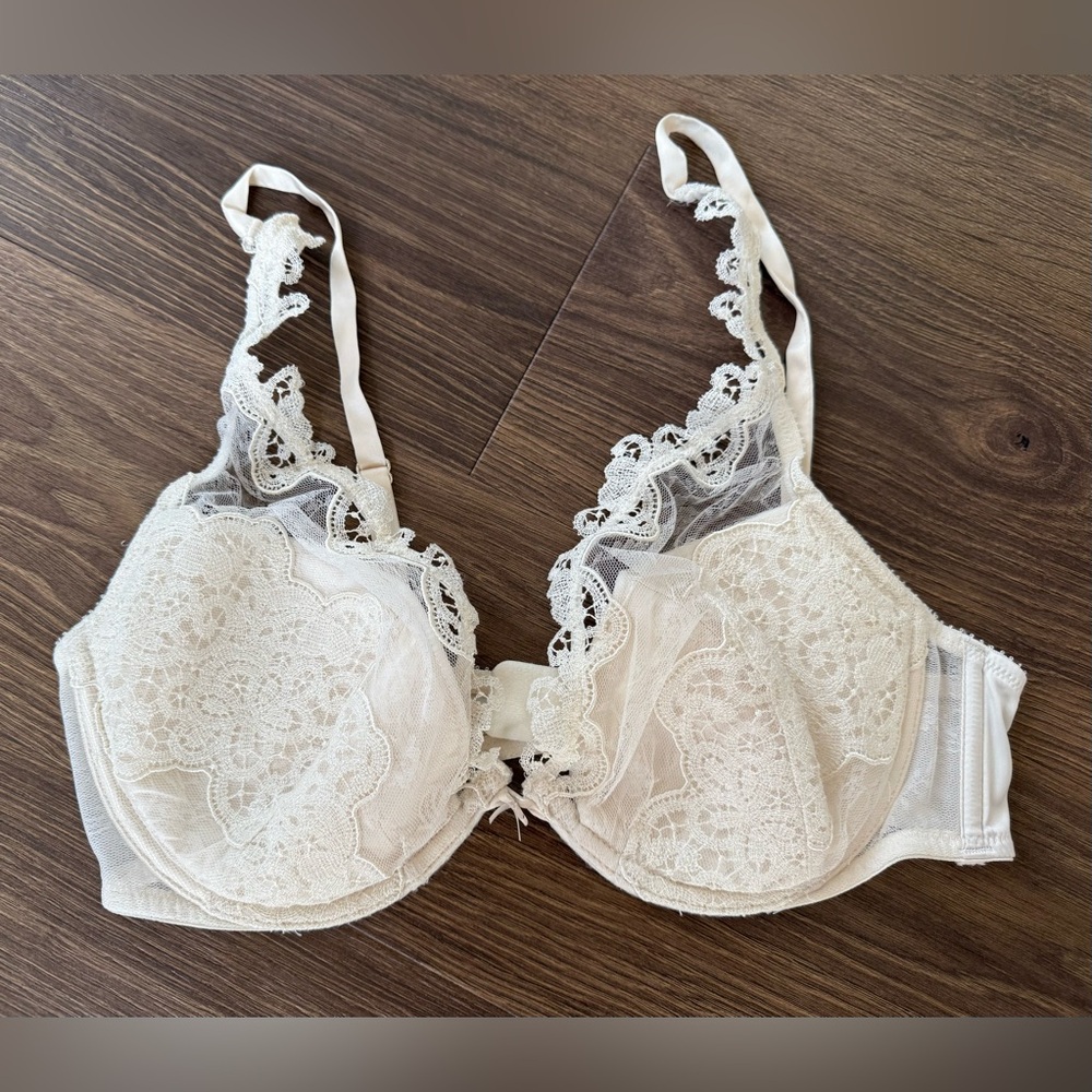 Victoria's Secret Vintage Bra White Lace Bridal Bra Women's Size 36C